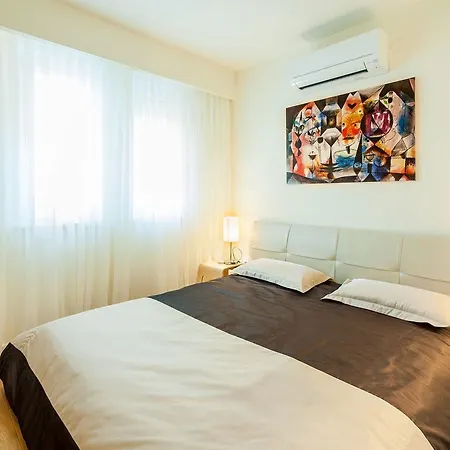 Modern With Swimming Pool In Sukosan 别墅