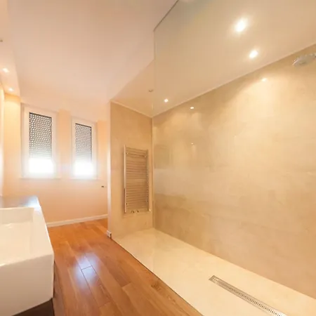 Modern With Swimming Pool In Sukosan * Debeljak