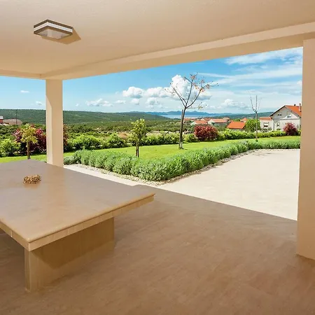 Modern With Swimming Pool In Sukosan Debeljak
